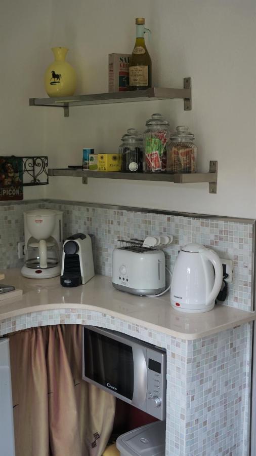 La Libellula Rossa Bed & Breakfast Erli Bagian luar foto