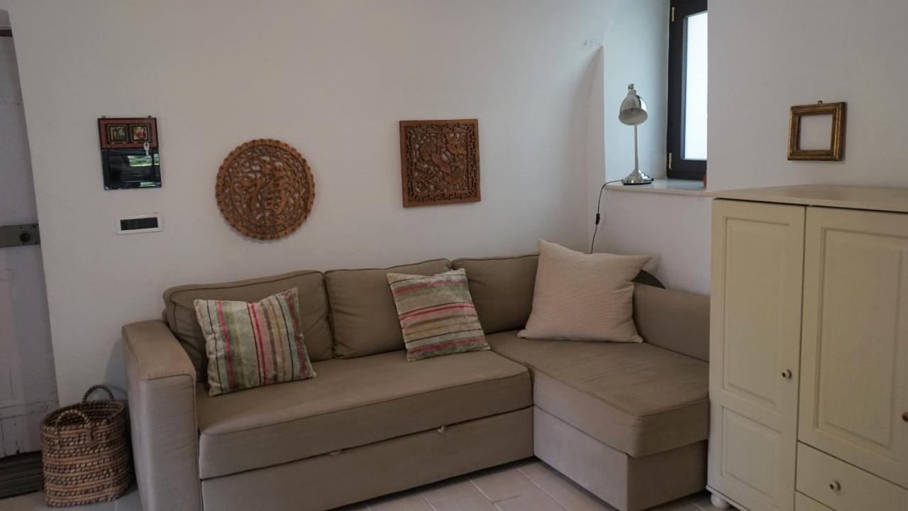 La Libellula Rossa Bed & Breakfast Erli Bagian luar foto