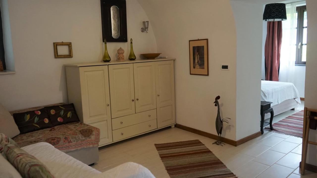La Libellula Rossa Bed & Breakfast Erli Bagian luar foto