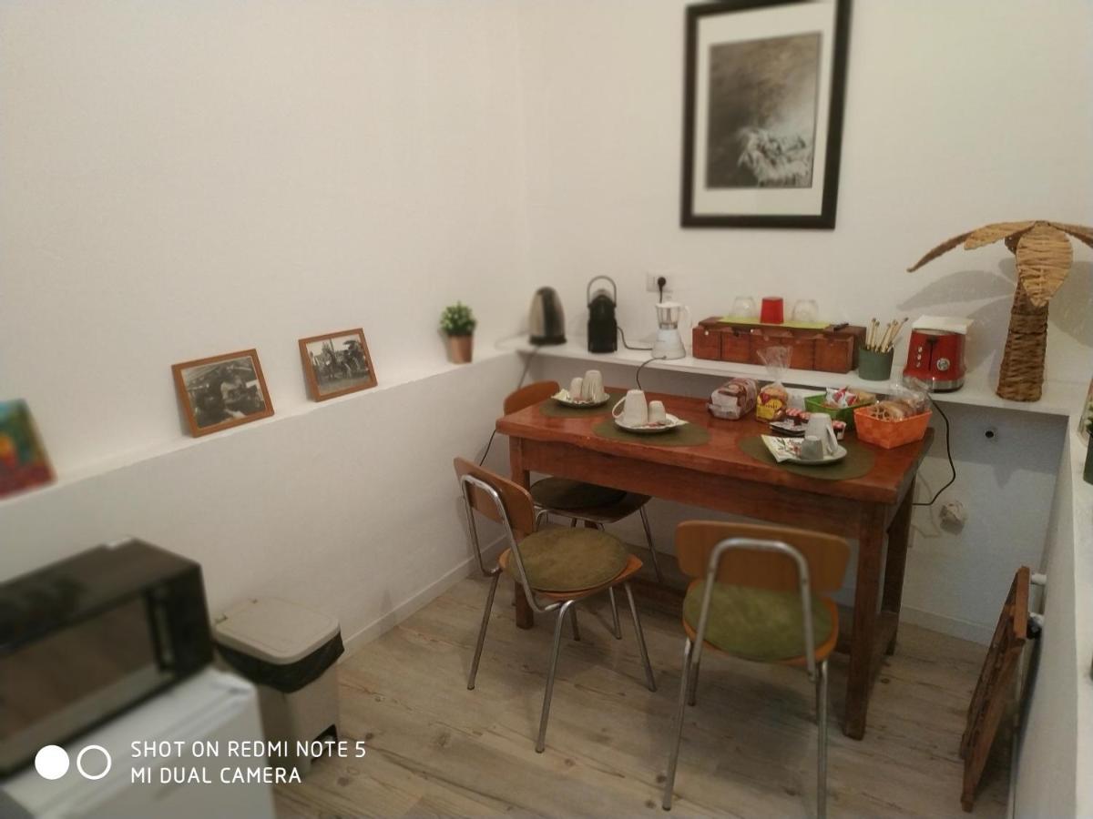 La Libellula Rossa Bed & Breakfast Erli Bagian luar foto
